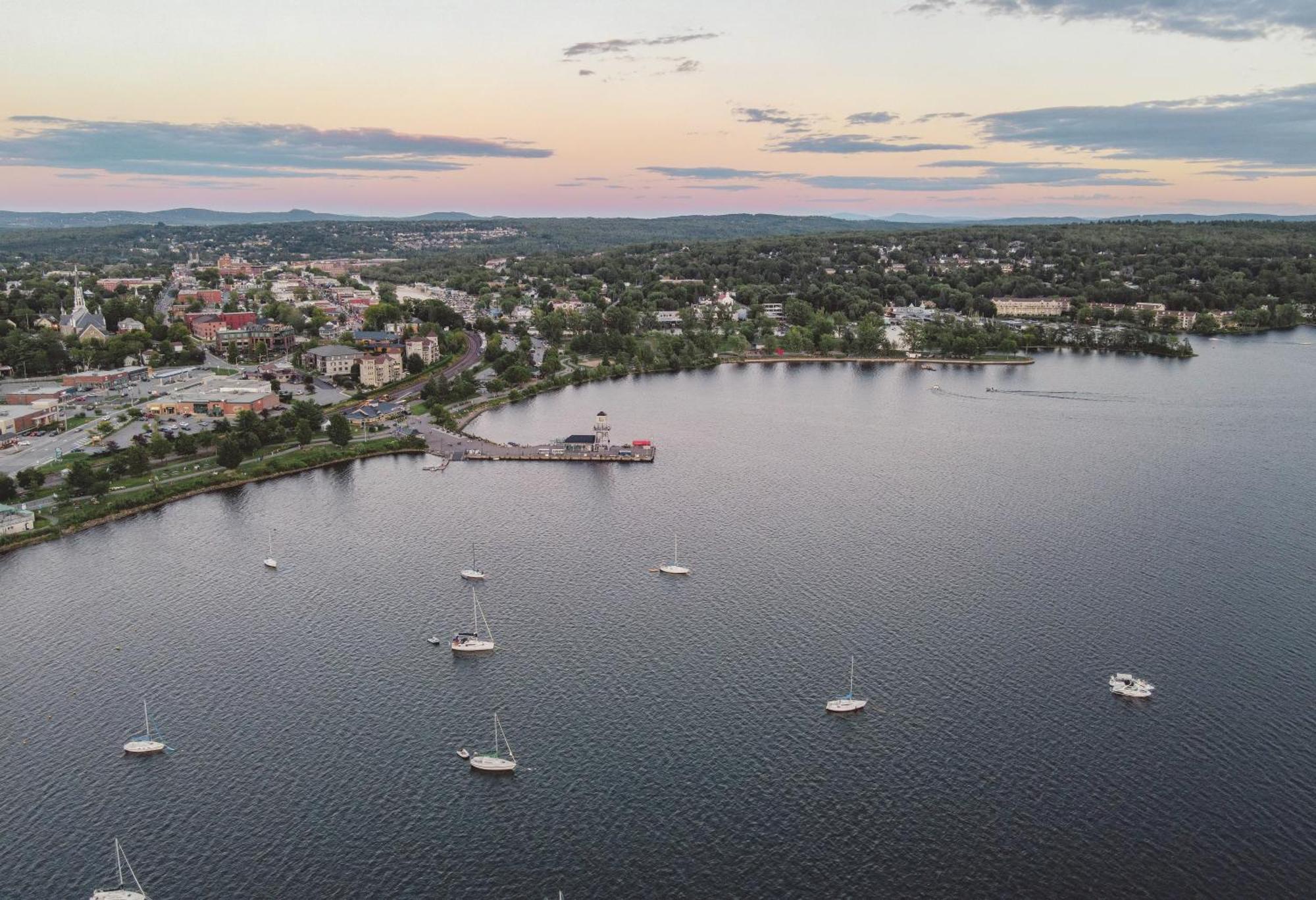 Hotel - Experience - Quartier Des Marinas Magog Εξωτερικό φωτογραφία